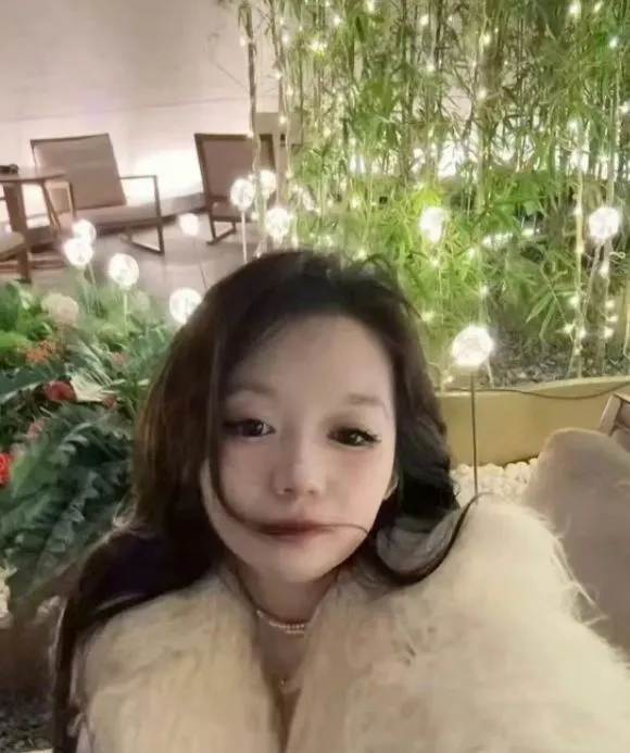 董襲瑩「醫師」的父母親都是黨委高官。翻攝微博/董襲瑩