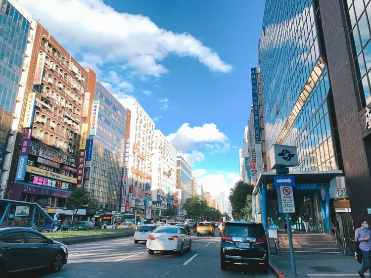 永慶房屋指出，大安區因全區均為精華地段，鄰近捷運站對房價的抬升效果較不明顯。永慶房產集團提供