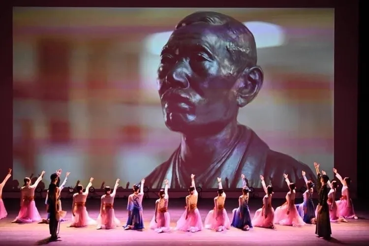 雕塑家黃土水曾製作台灣新式糖業奠基者─山本悌二郎銅像，於1929年設於橋仔頭製糖所。文化局提供