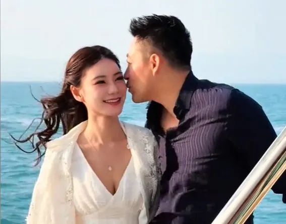 汪小菲（右）去年5月和台灣女子馬筱梅結婚。翻攝馬筱梅抖音