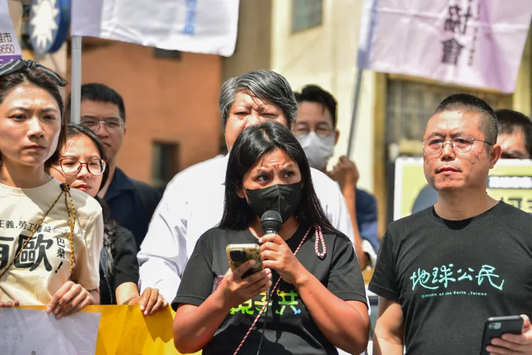 台灣親子共學教育促進會高雄召集人Edreedr Tjaivalit反對在野黨修法推動核電廠延役。翻攝畫面