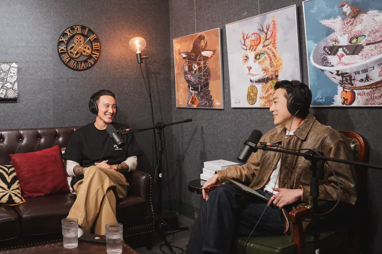 張懷秋（右）透過電影合作進而重新深入了解王陽明。犢影制作、有意思國際傳播提供