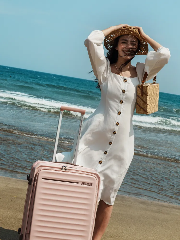 American Tourister旗下的FRONTEC推出「草莓箱」。品牌提供