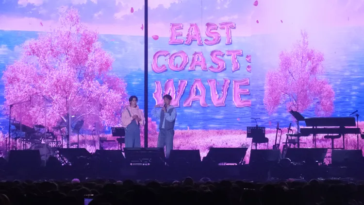 東海（左）跟韋禮安合唱《最好的朋友》，直呼很緊張。讀者提供