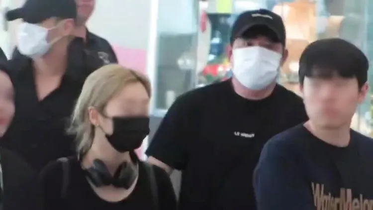 神童戴著口罩、帽子現身。讀者提供