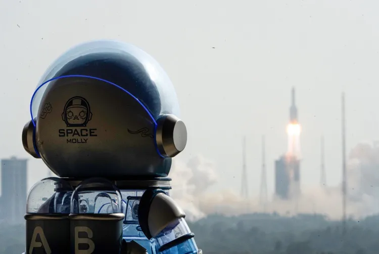 泡泡瑪特娃娃有甲醛超標問題，專家也認為擺放時需要通風，若關在收藏盒無法揮發。翻攝自泡泡瑪特微博