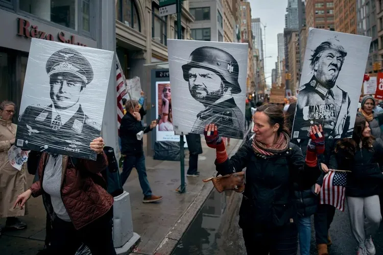 紐約民眾抗議川普。美聯社