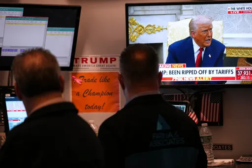 美股戲劇性變化！道瓊盤中震盪2595點史上最激　那指、費半黑翻紅