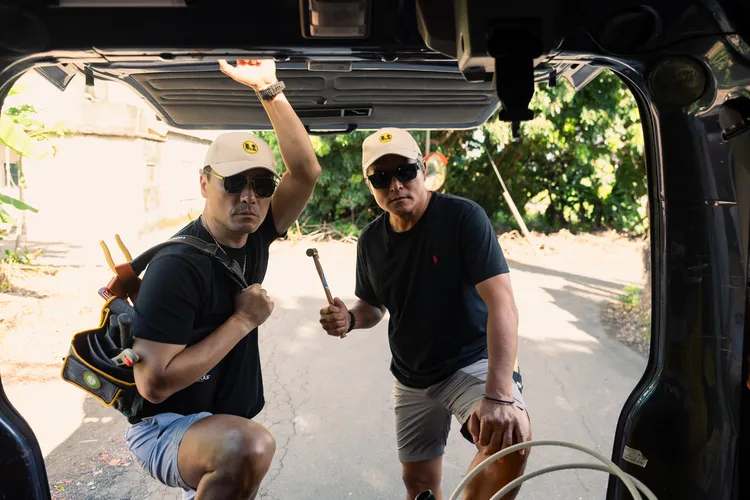 《歐吉桑騎士》李銘順（右）、李銘忠。公視提供