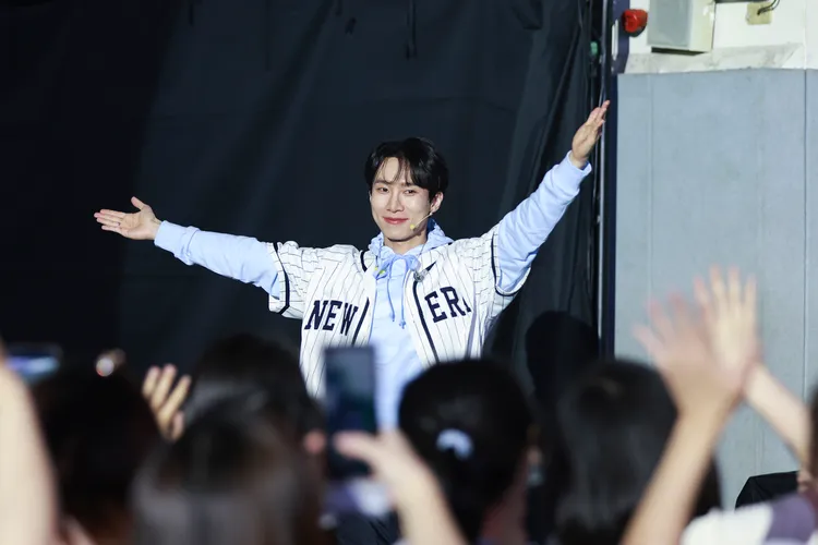 徐恩光把「真心感謝大家」講成「真性感大家」。SHOW Office提供