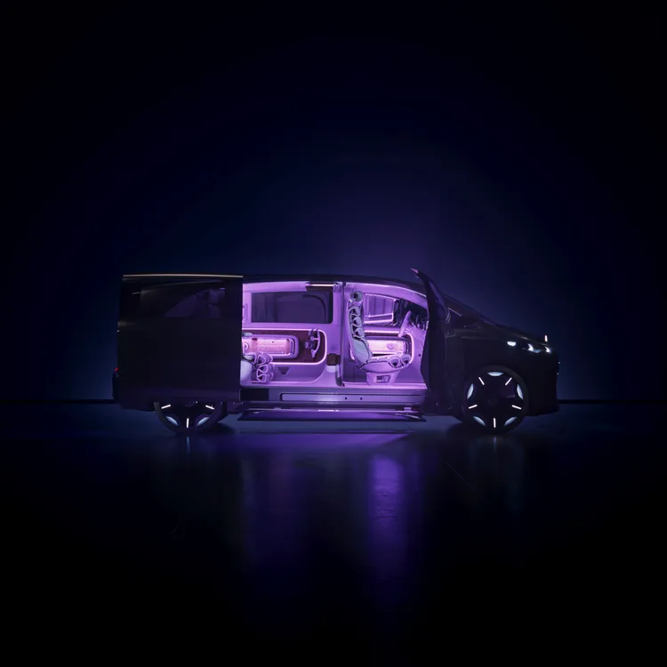 Vision V 定義超豪華 MPV 的未來樣貌，提供前所未有的空間感、科技感與尊榮感。原廠照片