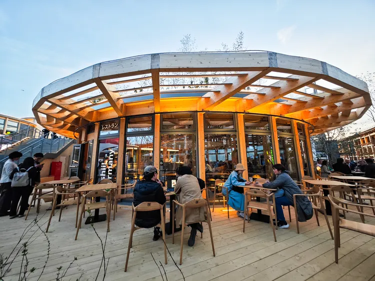 德國館一樓設有餐廳，可大啖德式美食。田欣雲攝影