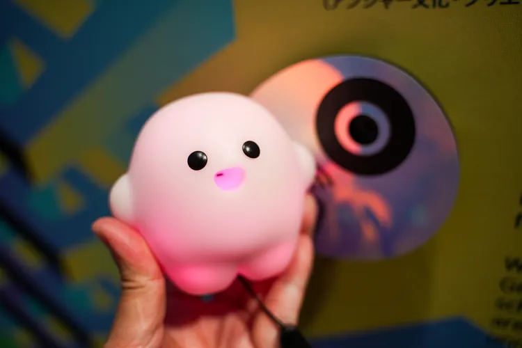 發光吉祥物「Circulars」本身是台導覽器，支援日語、英語、德語3種語言。田欣雲攝影