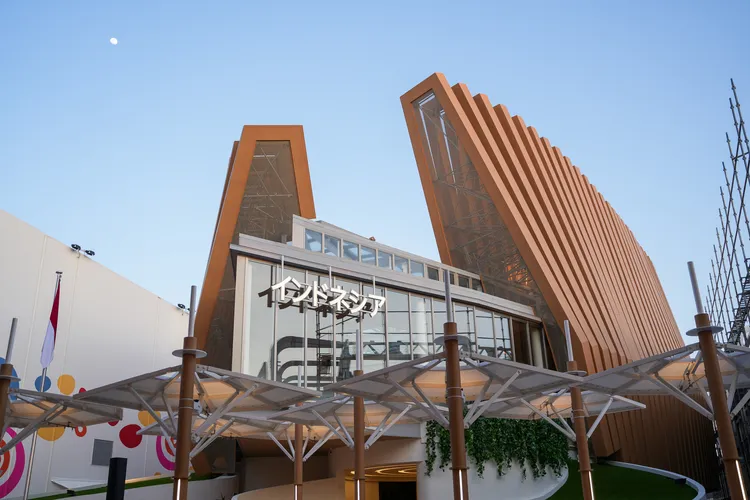 外觀像一艘雄偉大船的印尼館。田欣雲攝影