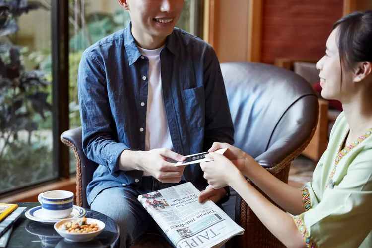 預訂墾丁凱撒大飯店馭見南國BMW自駕遊住房專案，可入住全館僅四間的豪華花園套房，擁有禮賓專人一對一服務及專屬停車位等尊寵禮遇。墾丁凱撒提供