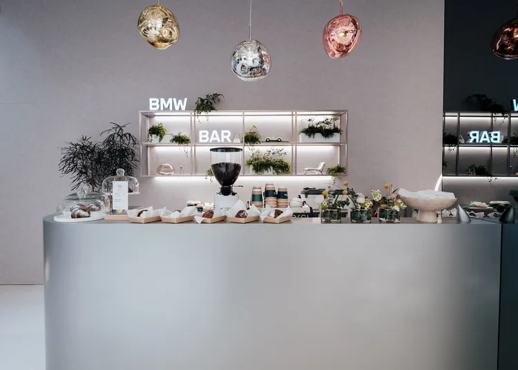 「FREUDE by BMW」品牌概念店亦特別為BMW風格愛好者規劃極具潮流品味的專屬休憩空間。業者提供