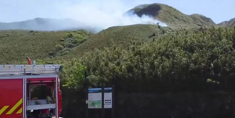 消防局前往灌救。民眾提供