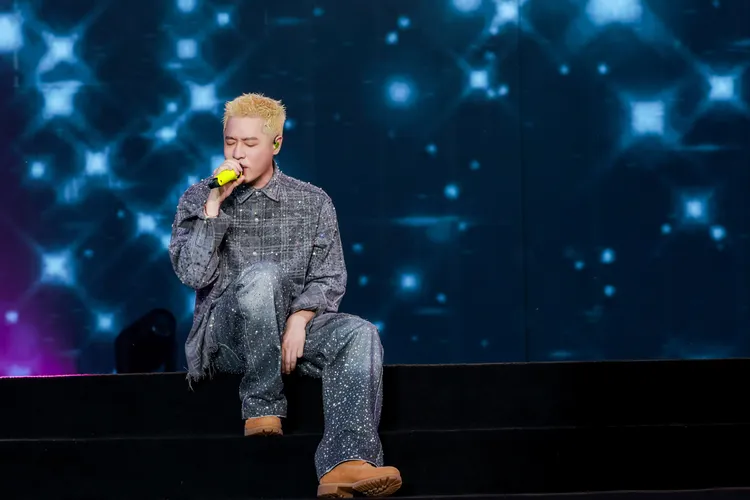 周湯豪解鎖戶外從夕陽唱到晚上演出經驗。圖／IMC Live Global提供