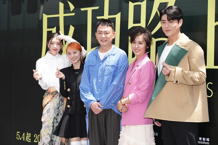 郭雪芙（左起）、許莉廷、王識賢、張詩盈、李程彬今一起為戲宣傳。彭欣偉攝