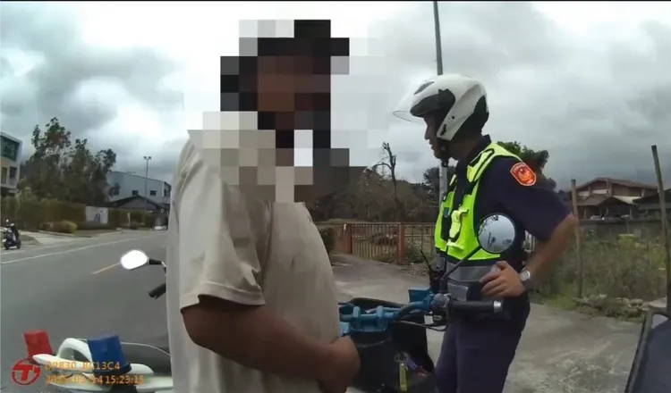 葉姓騎士被攔下後渾身酒氣還被查出是通緝犯。警方提供