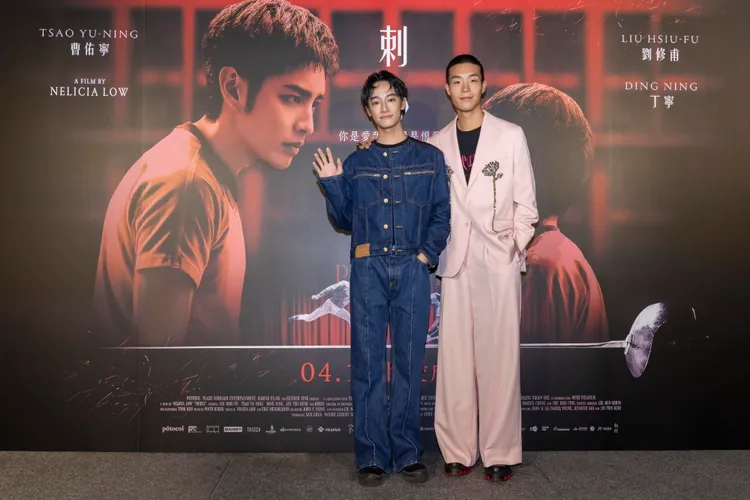 劉修甫（左）、牧森片中有羞澀吻戲。前景娛樂、劇匯文創提供