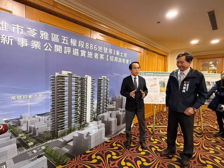 高雄市副市長林欽榮(左)指出，今年將推出17場招商案，總投資額約1000億元。葉家銘攝