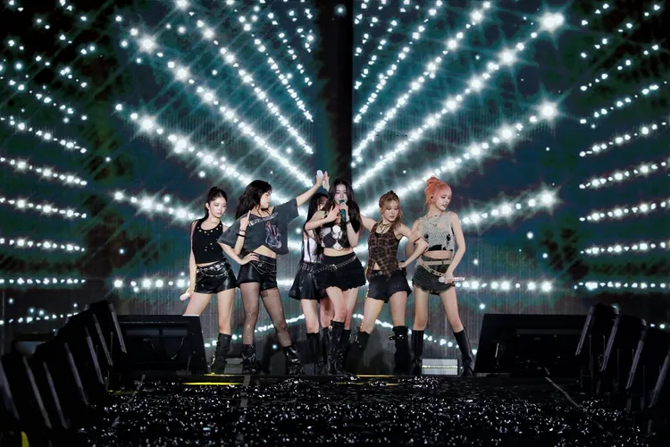 張員瑛（中）想挑戰西瓜烏龍茶。讀者提供