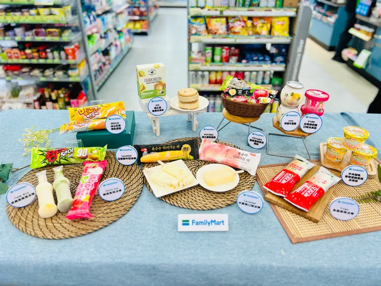 「國際冰品在全家」抽抽樂活動，期間於門市單筆購買任兩件國際冰品，即有機會獲得第二件0元等驚喜優惠。全家提供
