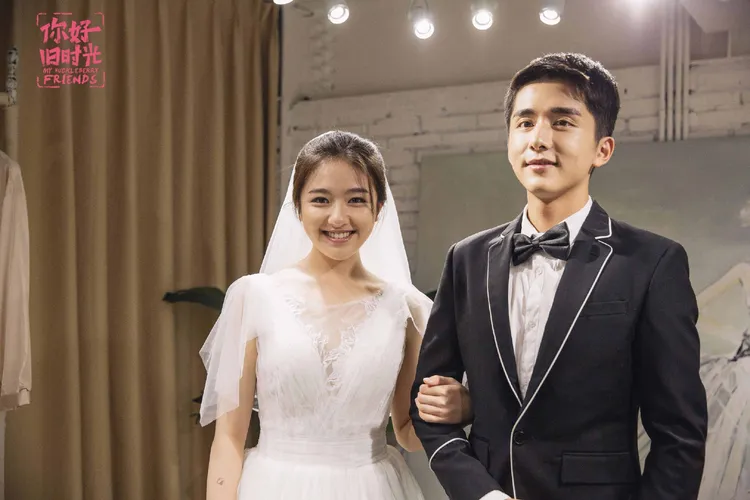 張新成（右）和李蘭迪2017年因戲結緣。翻攝網劇你好舊時光微博