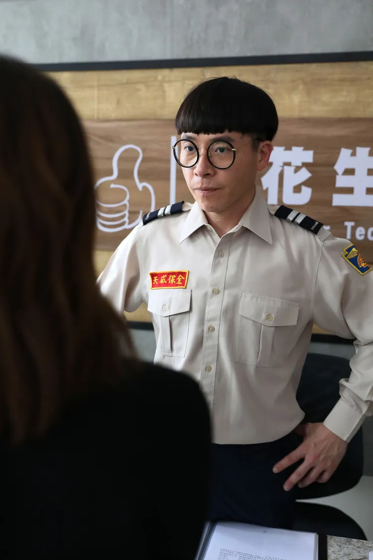 游小白客串。民視提供