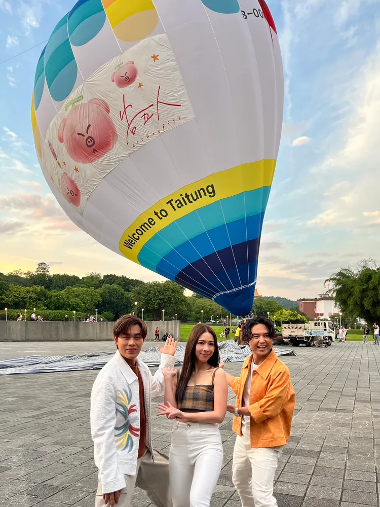 告五人首度推出以「告五豬」聯名的熱氣球。莊宗達攝
