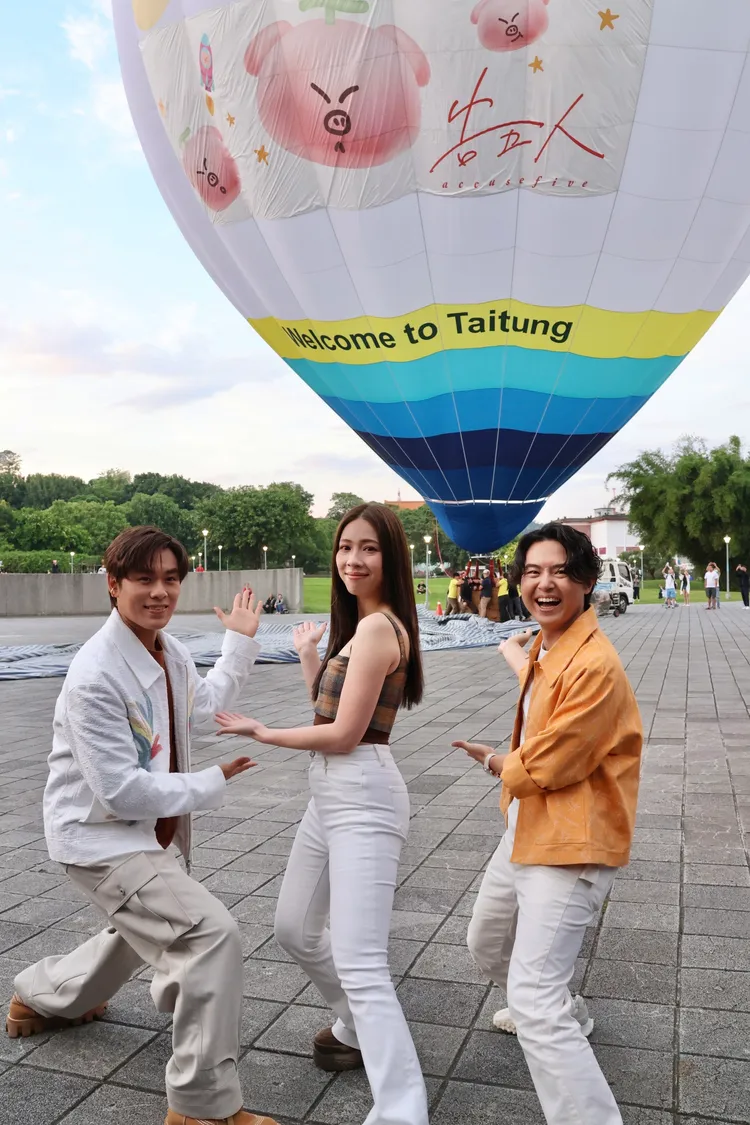 「告五豬」聯名的熱氣球亮相。莊宗達攝