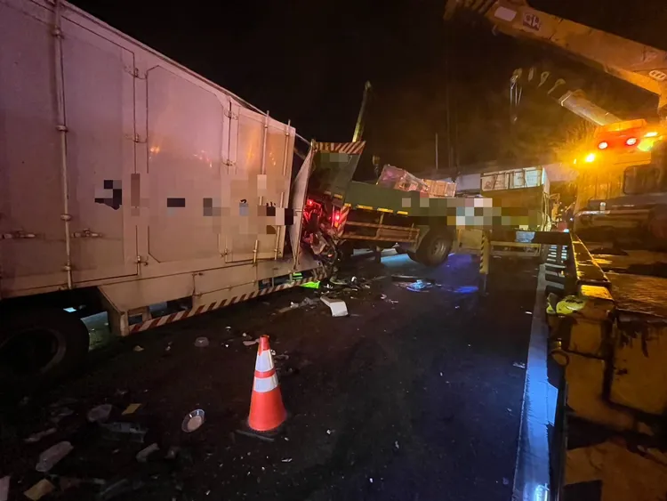 7日深夜附近路段追撞事故，造成一名女駕駛慘死。民眾提供