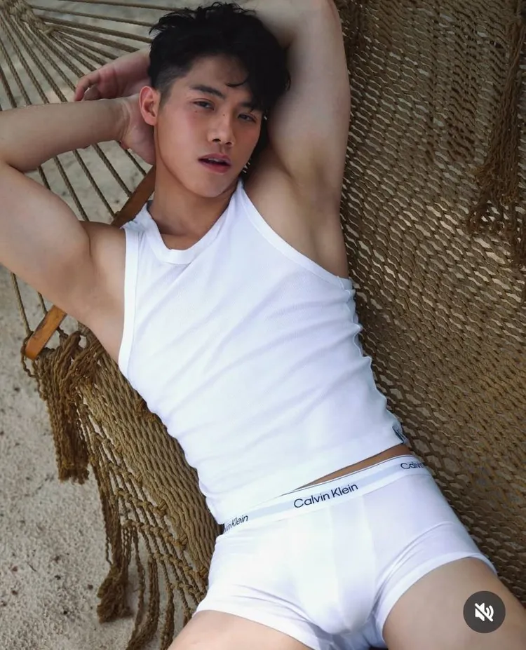 范成章是台灣第一位公開出櫃男藝人。翻攝chengchangfan IG