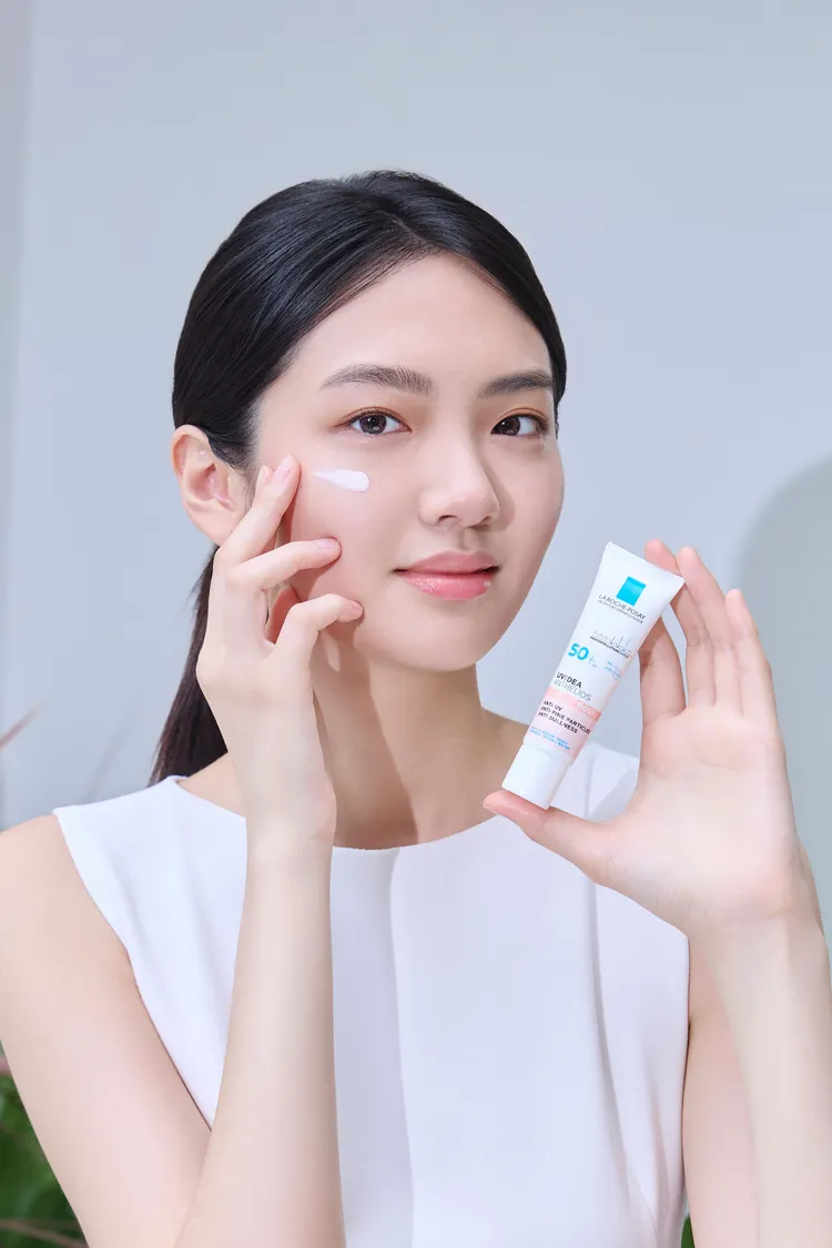 理膚寶水全護清透亮顏防曬隔離乳。品牌提供