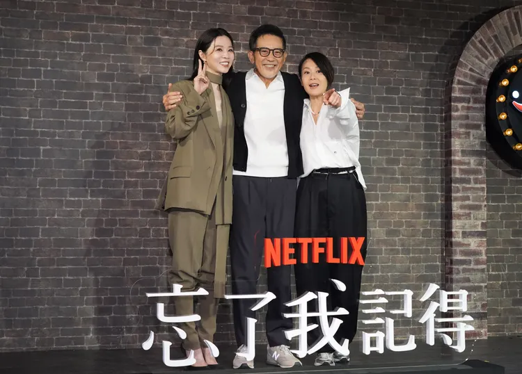 謝盈萱（左起）、秦漢、劉若英今為戲宣傳。攝影中心攝