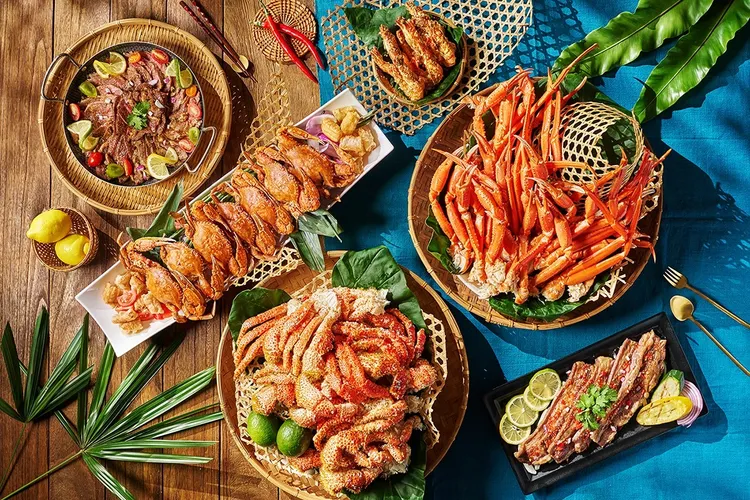 台北國泰萬怡酒店配合TTE夏季線上旅展，即日起至6/2祭出多種優惠餐券，最低899元即可享受假日自助下午茶單人券，旅人能以更實惠的價格前往MJ Kitchen用餐。台北國泰萬怡酒店提供