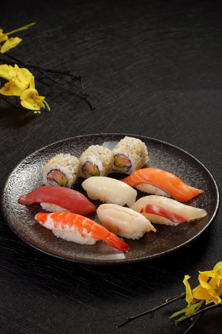 5/29開幕當日前20組，四人同行即贈「承知助 福 壽司套餐（價值390元）」乙份。業者提供