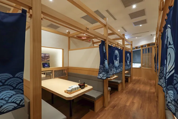 承知助by合點壽司有17個半個室包廂，打造隱密用餐體驗。業者提供