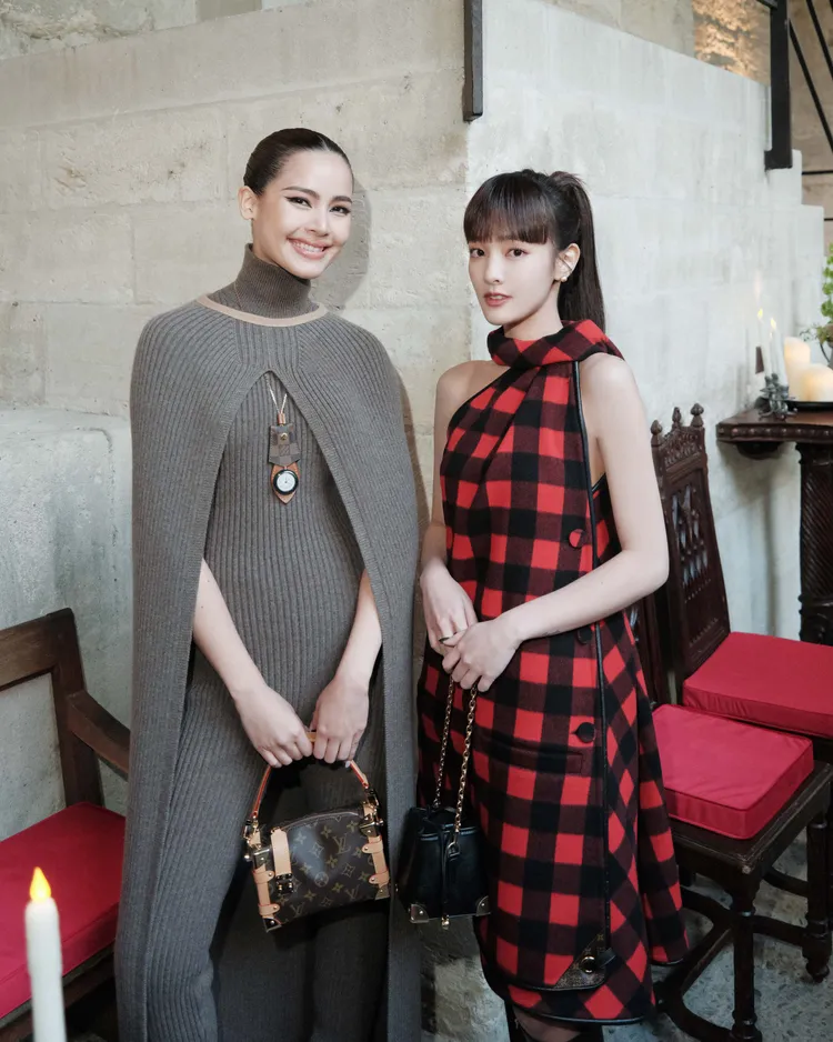 王淨和泰版《當男人戀愛時》女主Yaya意外成好友 。狗狗與花提供