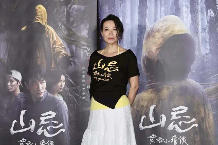 陳孝萱被自己的慘白妝容嚇到。彭欣偉攝