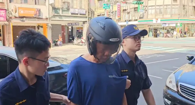 基隆市昨天傳出殺子命案，稍早涉案的簡父已被移送警局問訊。翻攝照片