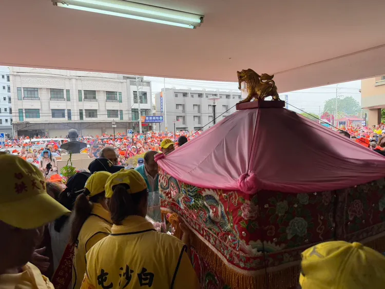 白沙屯媽祖中午停駕彰化田中鎮公所。翻攝拱天宮臉書
