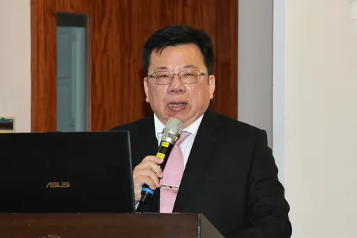 李俊俋遭爆「用公務車送愛犬美容」!本尊全招了