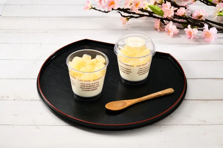 亞尼克白桃優格奶酪選用天然無添加的日本大久保白桃果餡，結合優格和滑嫩奶酪呈現不同乳香層次，帶來微酸微甜風味，售價89元。業者提供