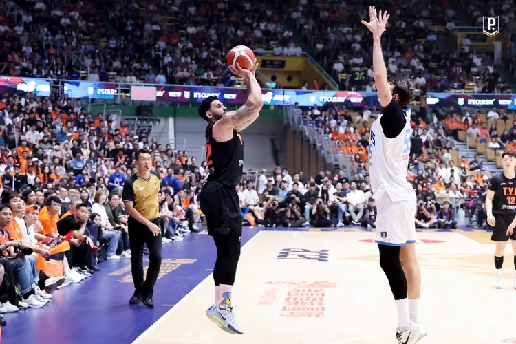 PLG冠軍賽最後一場，線上同時觀看人數，中英文轉播有近11萬人同時觀看。領行猿提供