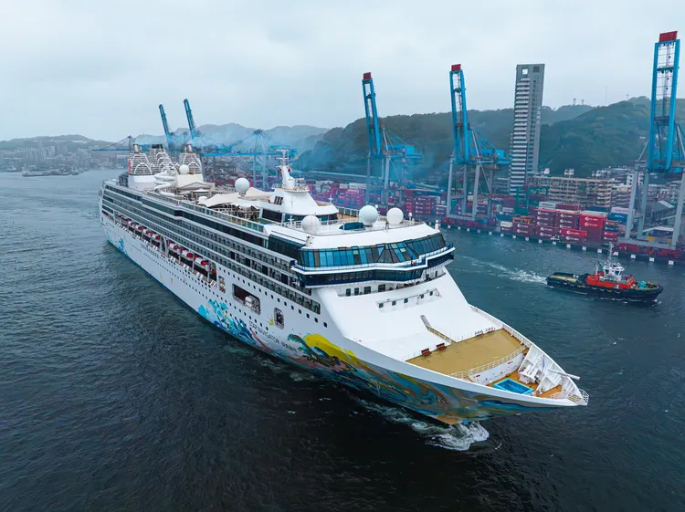「麗星郵輪」華麗回歸為台灣旅客帶來74個航次，自 3 月起連續 8個月持續帶著旅客前往日、韓多種不同旅程。麗星郵輪提供