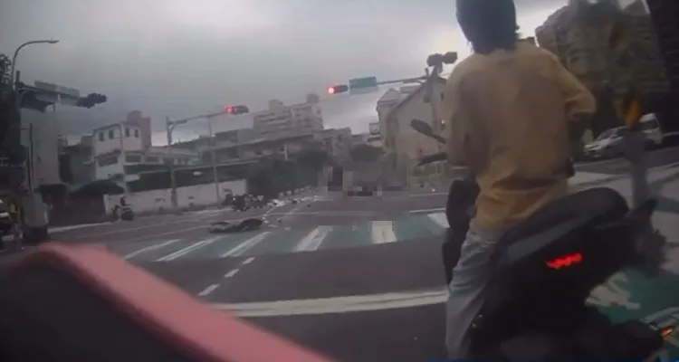 衝撞瞬間影片曝光。翻攝自ncc.223的threads