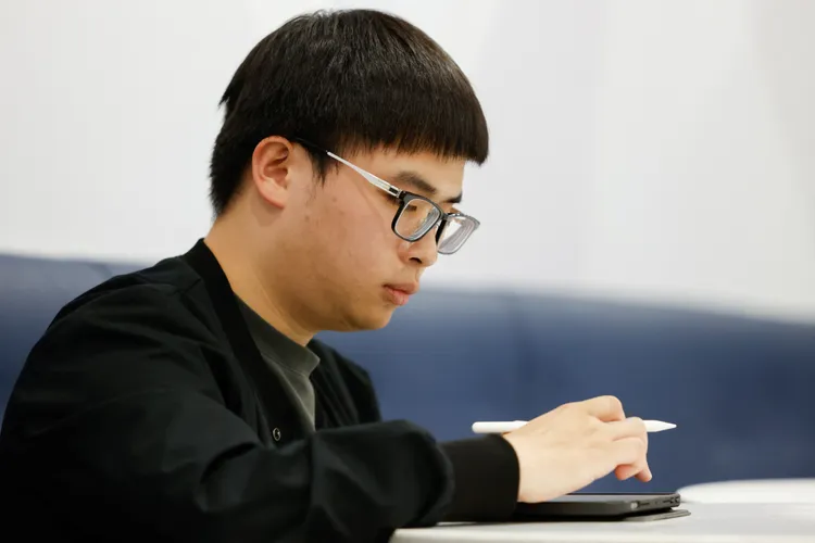 文斯（Vince）原定9月到哈佛大學攻讀公共衛生。路透社