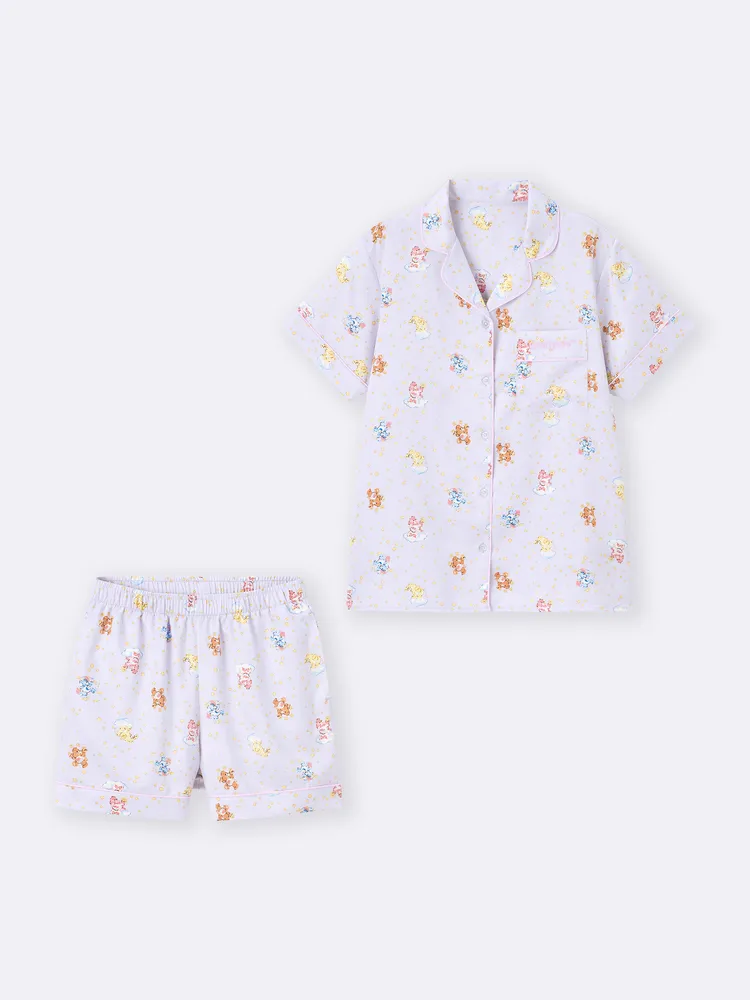 GU X「Care Bears」女裝短袖緞面家居服，990元。品牌提供